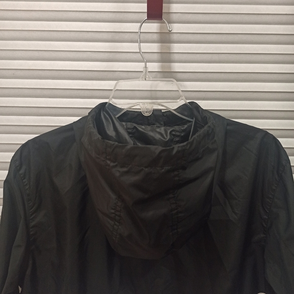 Women's Columbia Sandy Sail Hood Windbreaker Jacket. Size medium - Picture 10 of 12